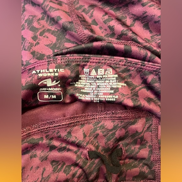 Athletic works Burgundy Tight with sheer panels on calves. - Picture 6 of 6